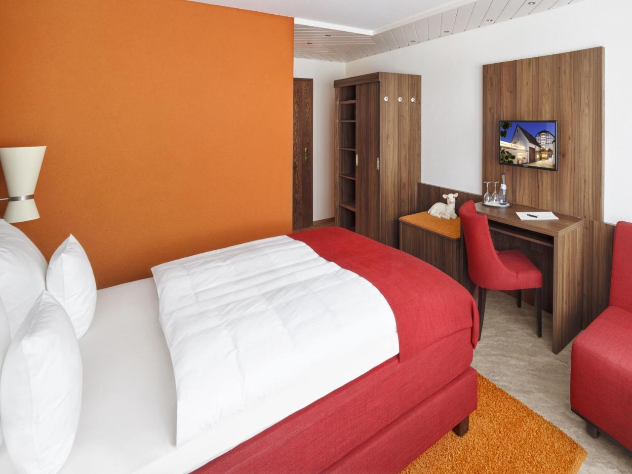 Hotel Lamm Ostfildern Exterior photo